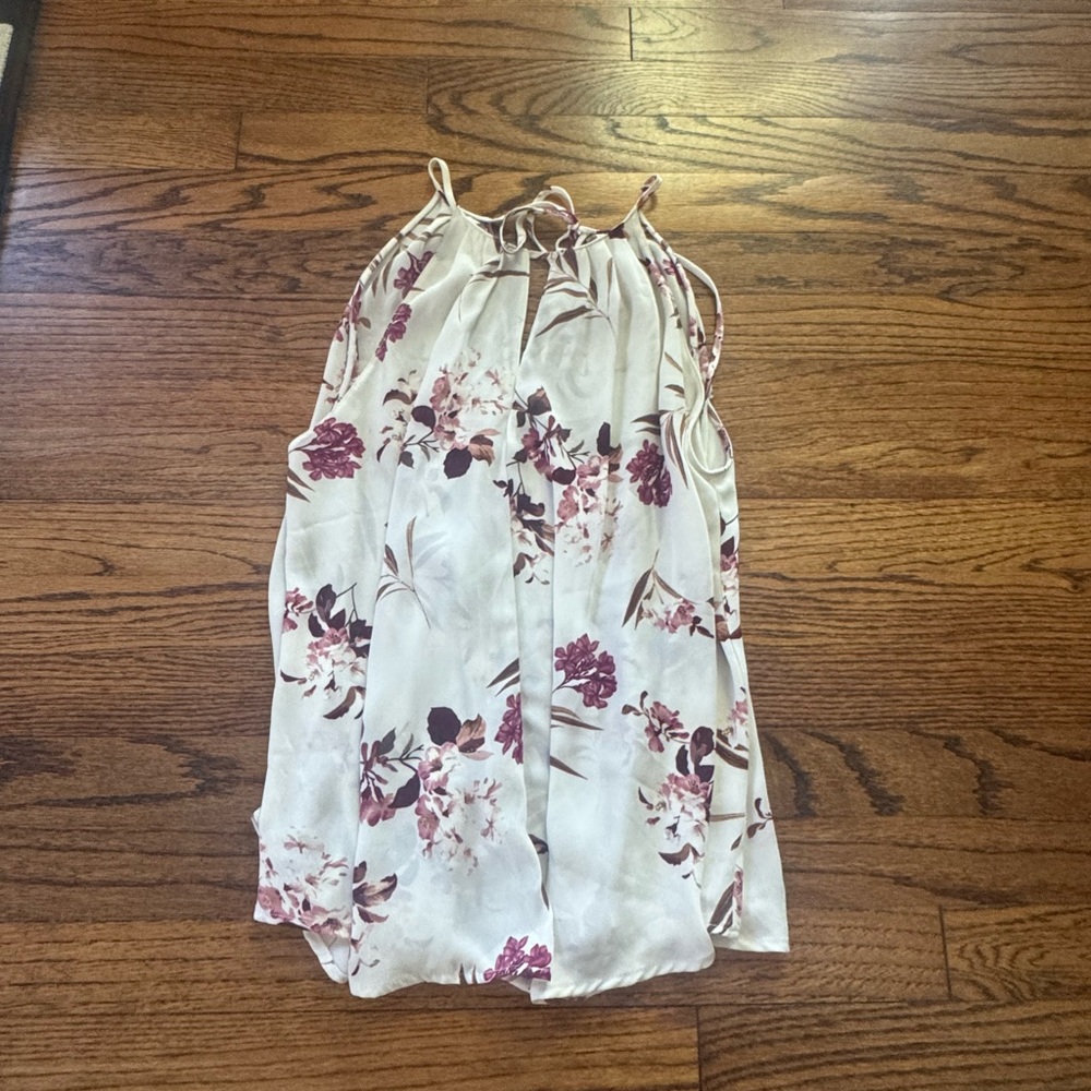 Lush Floral Blouse - Picture 2 of 5